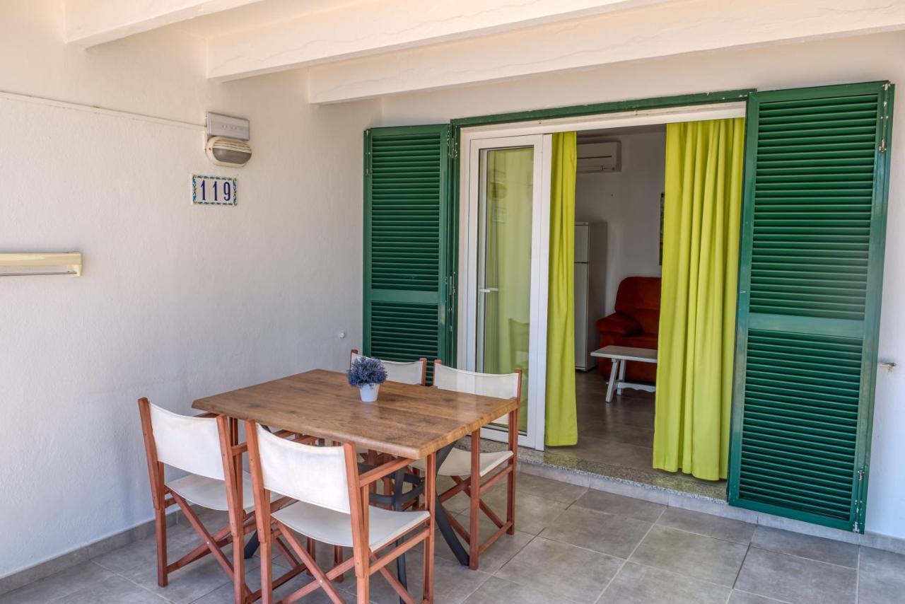 Apartamentos Las Golondrinas Cala 'n Bosch Buitenkant foto