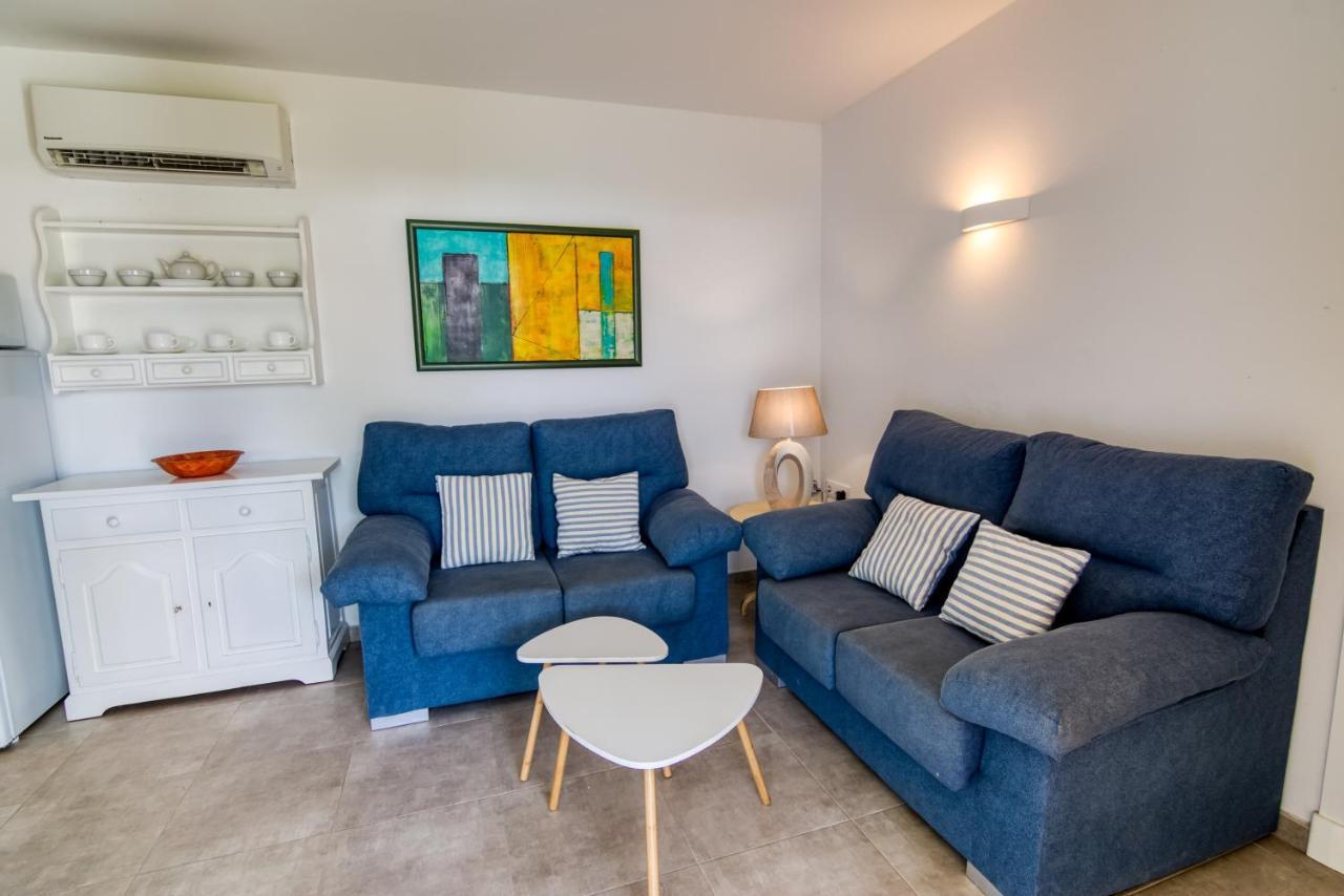Apartamentos Las Golondrinas Cala 'n Bosch Buitenkant foto