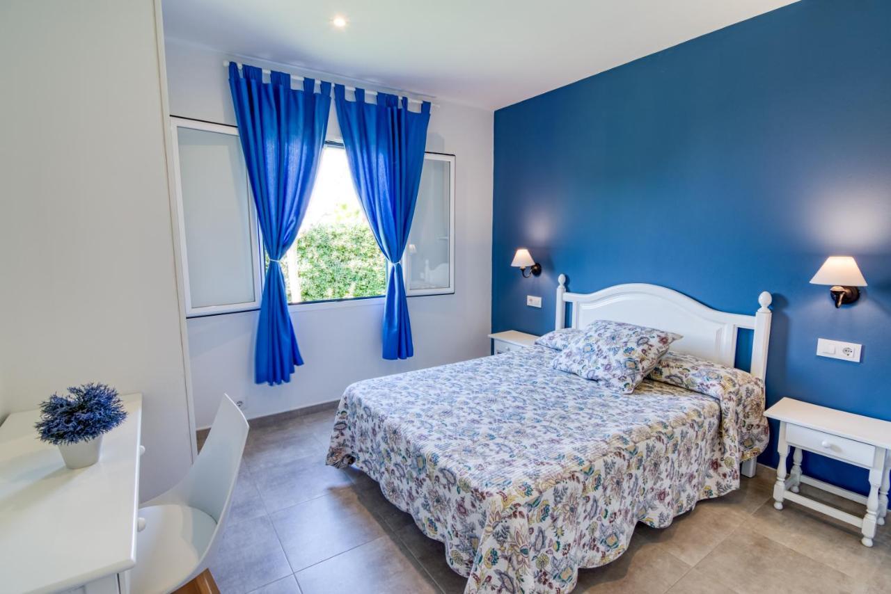 Apartamentos Las Golondrinas Cala 'n Bosch Buitenkant foto