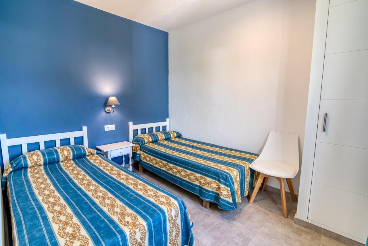 Apartamentos Las Golondrinas Cala 'n Bosch Buitenkant foto