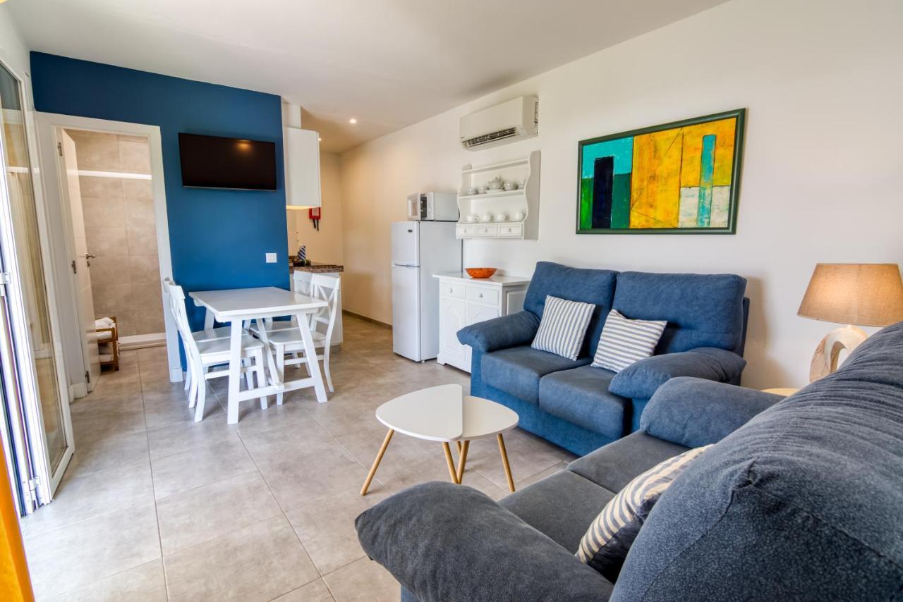 Apartamentos Las Golondrinas Cala 'n Bosch Buitenkant foto